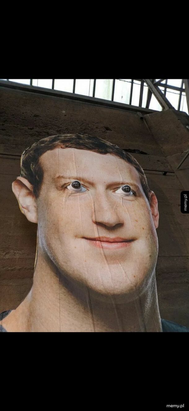 Zuckerberg patrzy