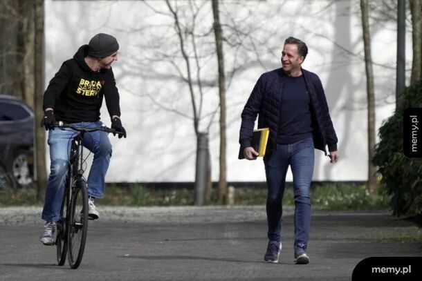 Holenderski premier i minister. Bez limuzyn, bez obstawy goryli, bez podazajacej za nimi karetki. Biedny kraj