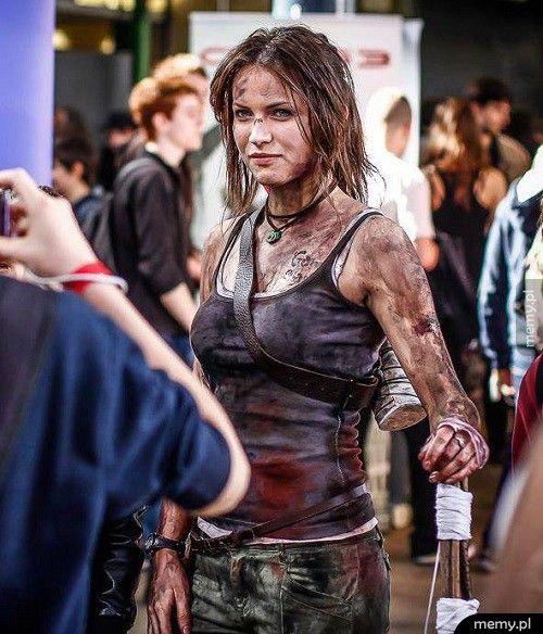 Lara Croft cosplay