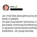 Praca przy jednym stole