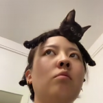 Kitku podr&oacute;żuje na swym niewolniku