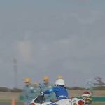 Japońska policjantka na motocyklu