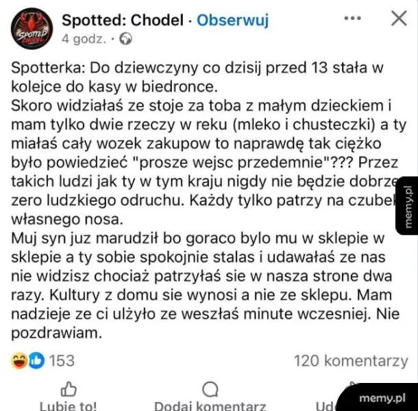 Zrzut ekranu z posta na Facebooku ze strony Spotted: Chodel z pretensjami o kolejkę w Biedronce.