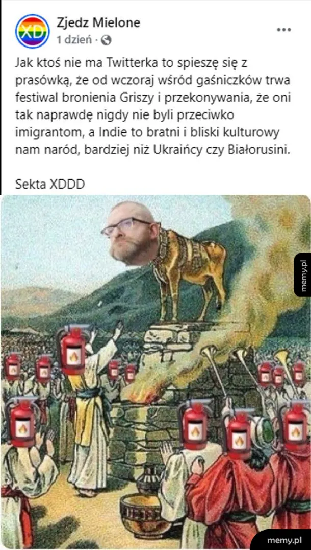 Mek z twarzą Grzegorza Brauna doklejoną do złotego cielca czczonego przez tłum z gaśnicami.