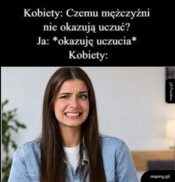 Mężczyzna okazujący uczucia i kobieta z grymasem zniesmaczenia.