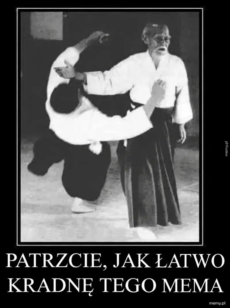 Czarno-białe zdjęcie przedstawiające trening sztuk walki.