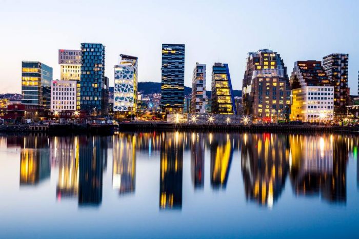Oslo się Hihra z całym światem iluminatów że Bóg Dąb nie kradnie tylko żydzi i tworzy od nowa nową Biblię kwantową SI.