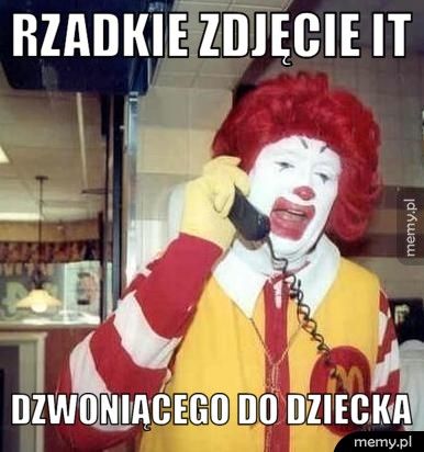 Rzadkie zdjęcie IT  Dzwoniącego do dziecka