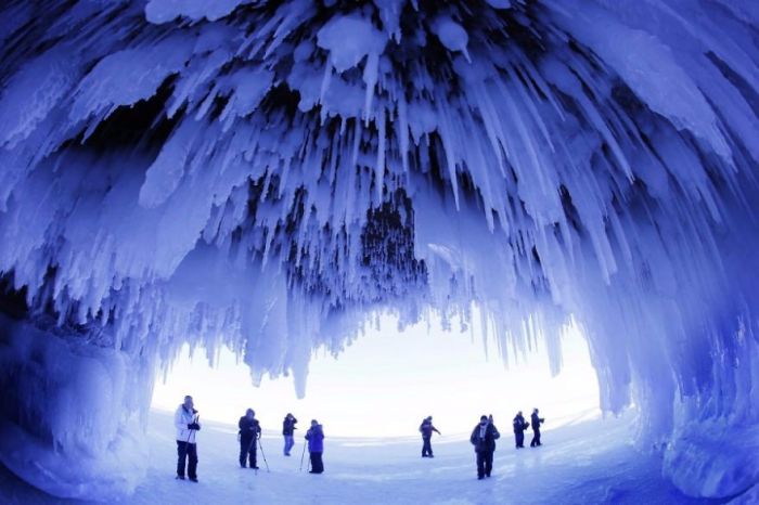 Jaskinia lodowa, Wisconsin, USA.