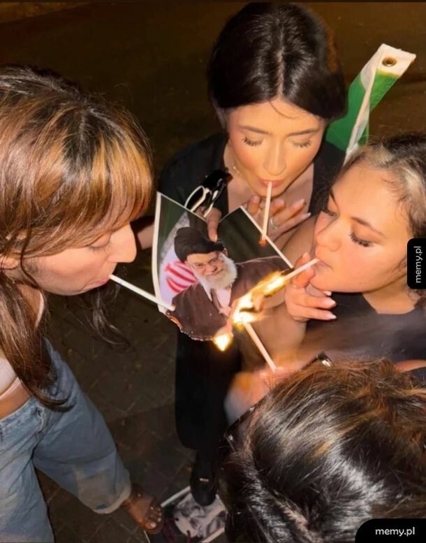 Iranki w żałobie po dyktatorze