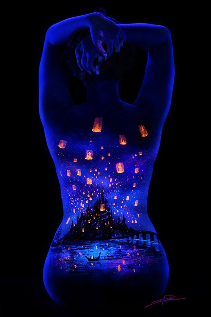 Niesamowity Body Painting świecący w nocy!