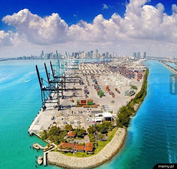 Port w Miami.