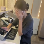 To smutne, ale w wielu zawodach nie można usiąść, zwłaszcza w restauracjach i innych miejscach związanych z obsługą klienta.